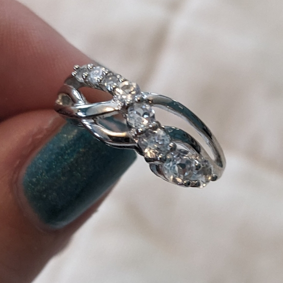 White Sapphire Ring - Picture 5 of 6